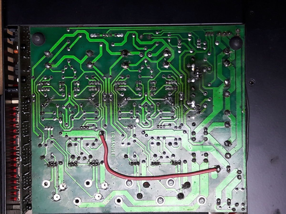triangle_pcb.jpg triangle_pcb.jpg