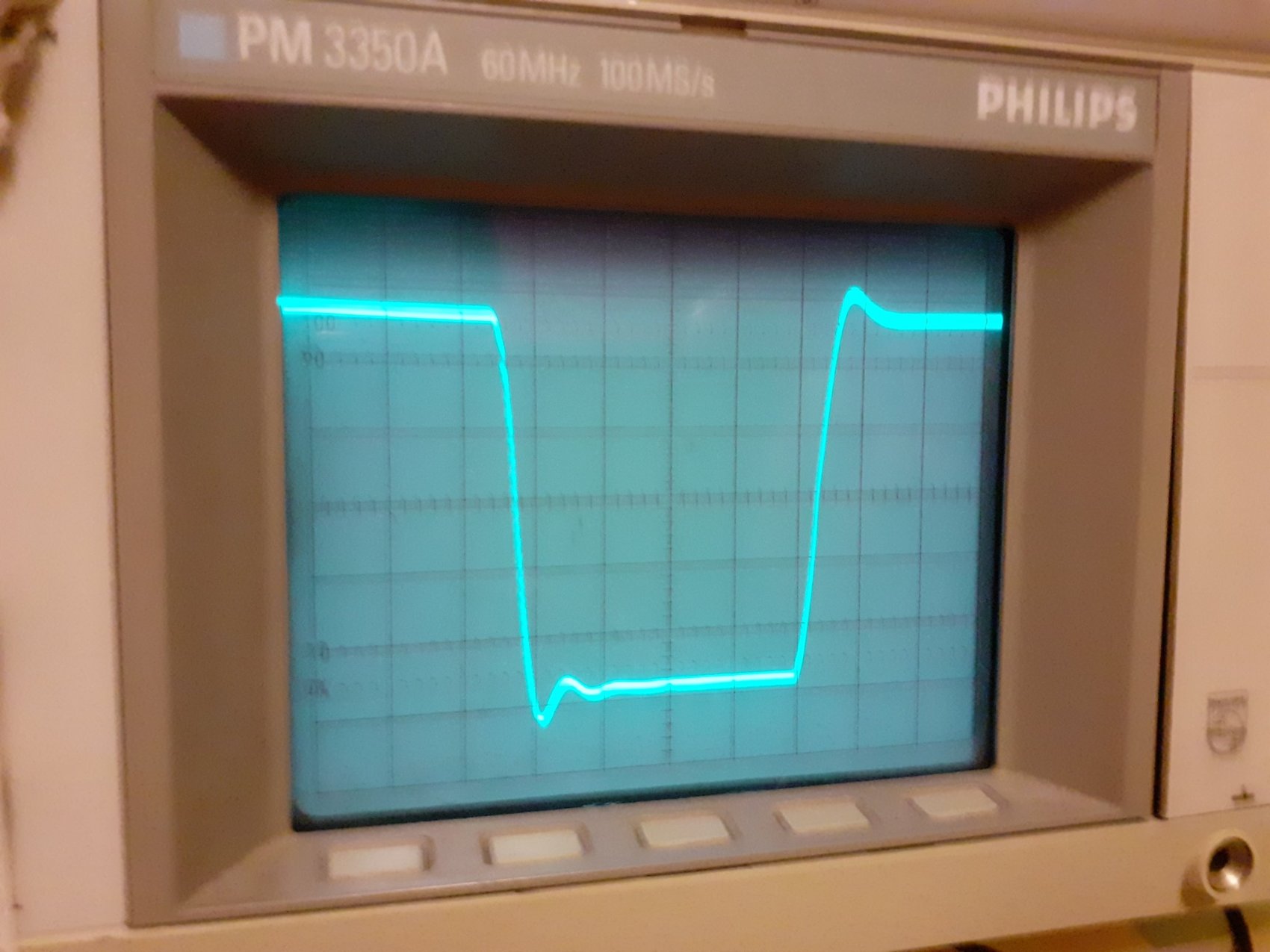 stable sur charge capacitive.jpg stable sur charge capacitive.jpg