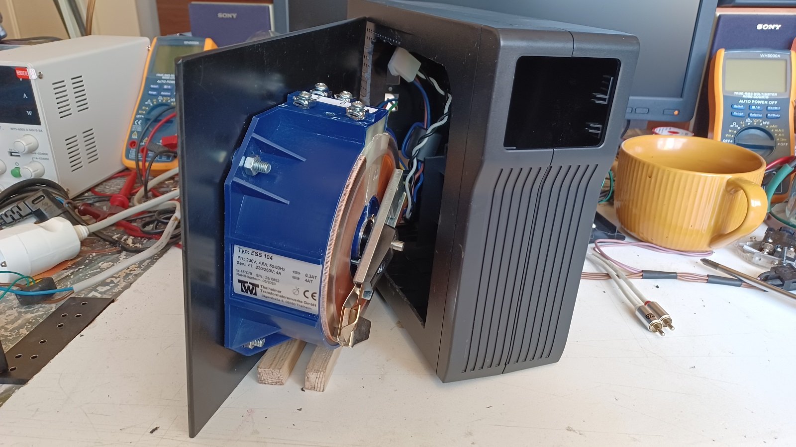 Variac_1.jpg Variac_1.jpg