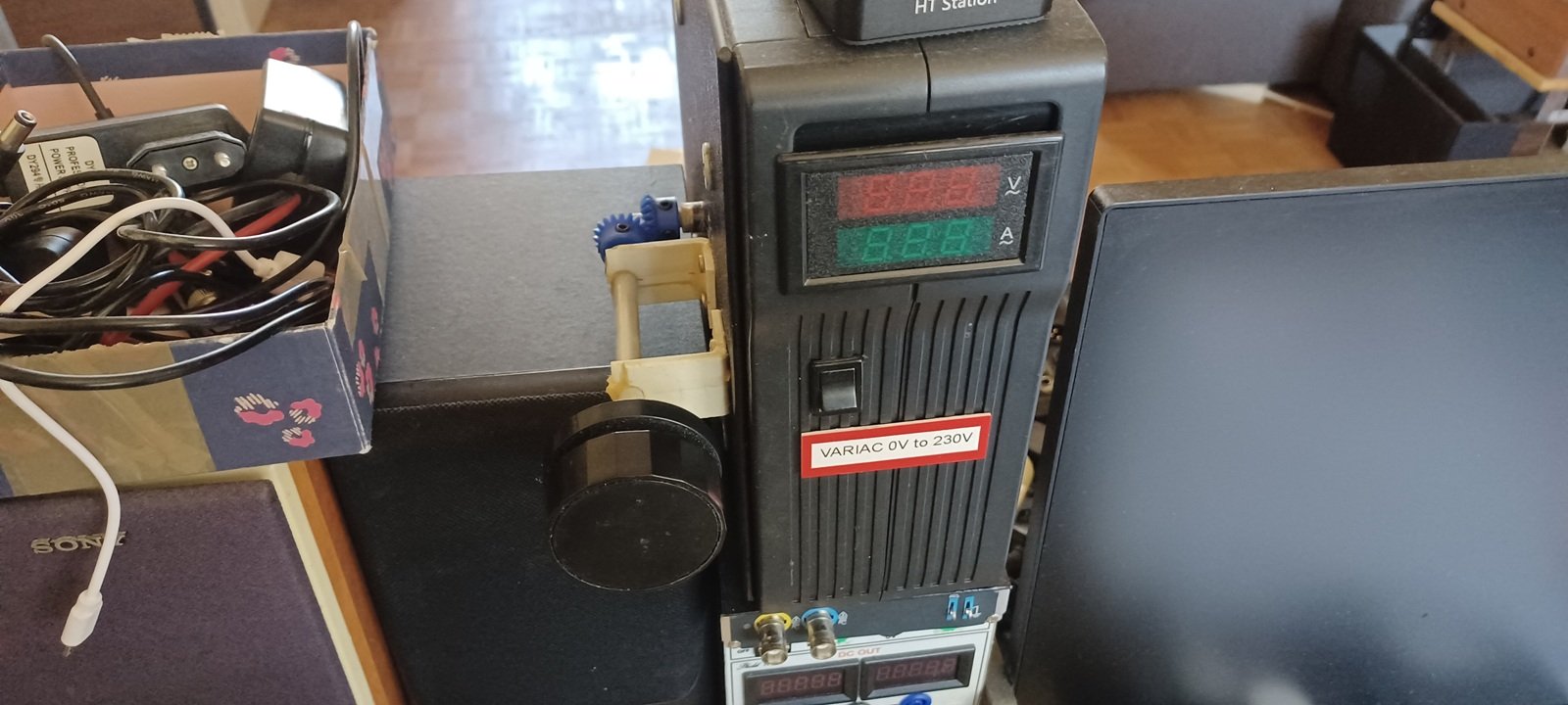 Variac_7.jpg Variac_7.jpg