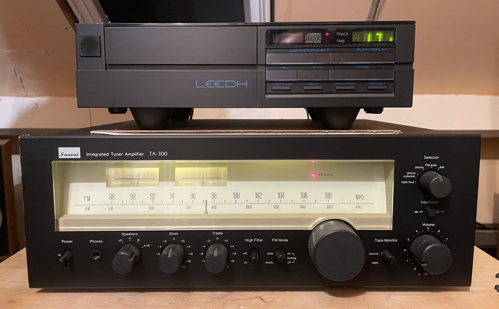 Sansui TA-300 + Leedh CDF2.jpg Sansui TA-300 + Leedh CDF2.jpg