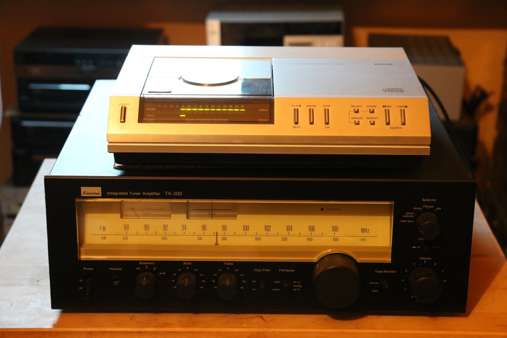 Sansui TA-300 + Philips CD100.jpg Sansui TA-300 + Philips CD100.jpg